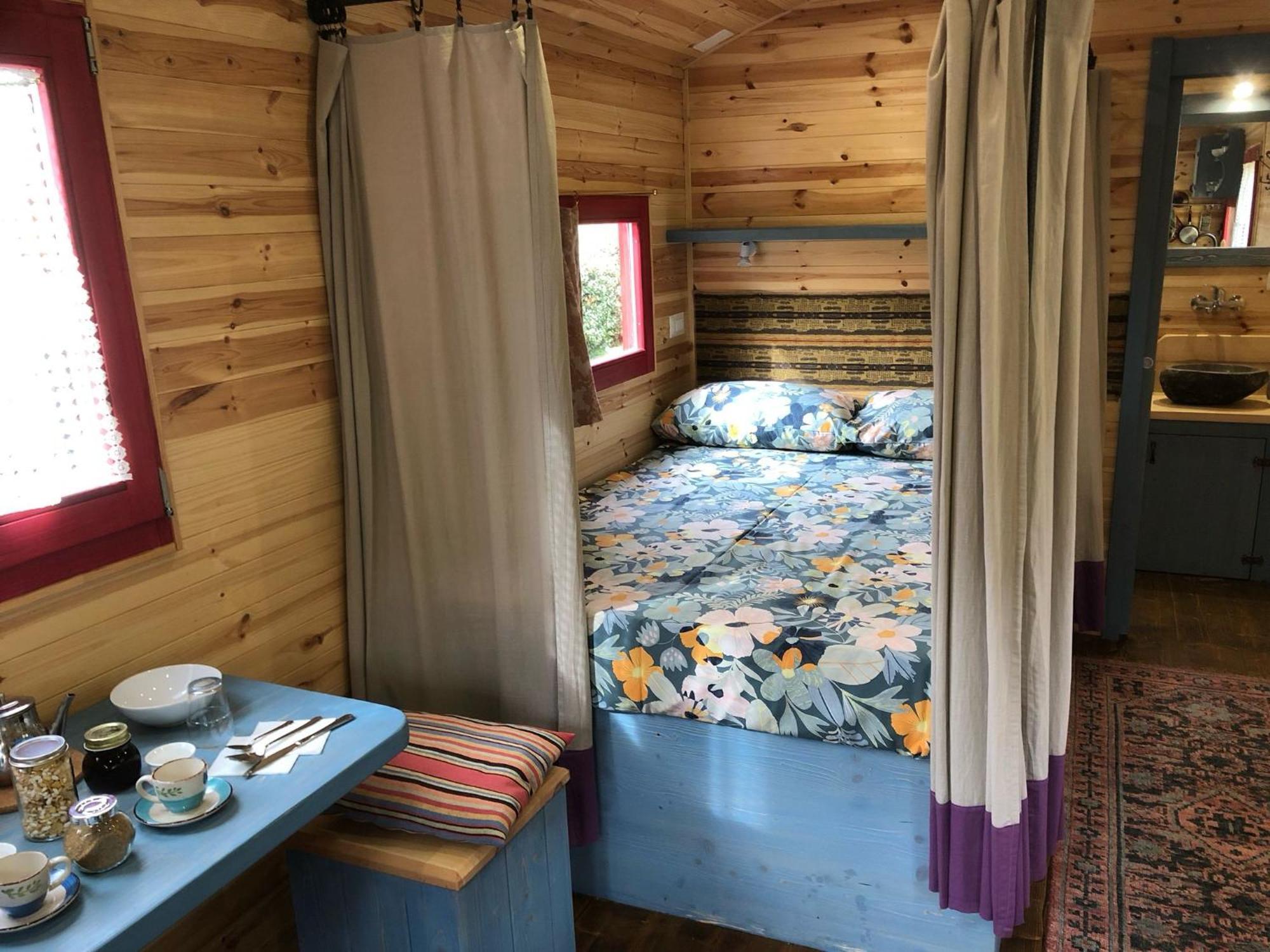 Agriturismo La Rovere - I Carrozzoni Gitani Cossano Belbo エクステリア 写真