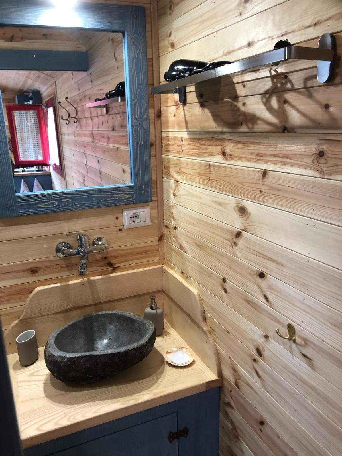 Agriturismo La Rovere - I Carrozzoni Gitani Cossano Belbo エクステリア 写真